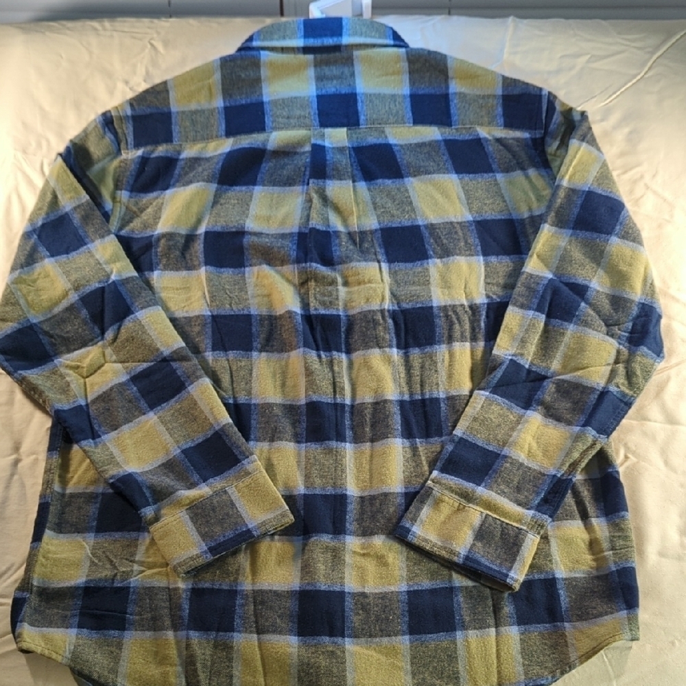Croft & Barrow Blue and Yellow Casual Button Down Shirt - Picture 5 of 13